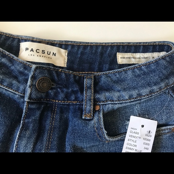 *SOLD* Pacsun festival cut denim shorts - Picture 2 of 3